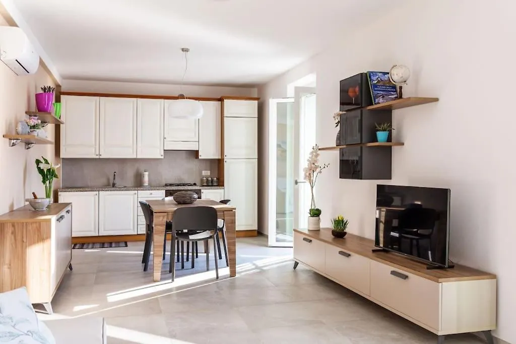 Celia'S House Apartman Lezzeno