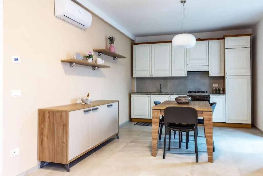 Celia'S House Apartment Lezzeno Italy